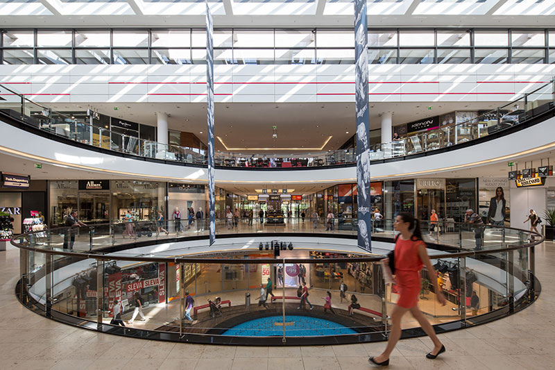 Atrium European Real Estate распродает российские активы