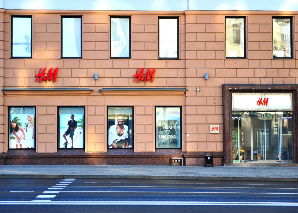 Уход из России обошелся H&M в 10 млрд рублей