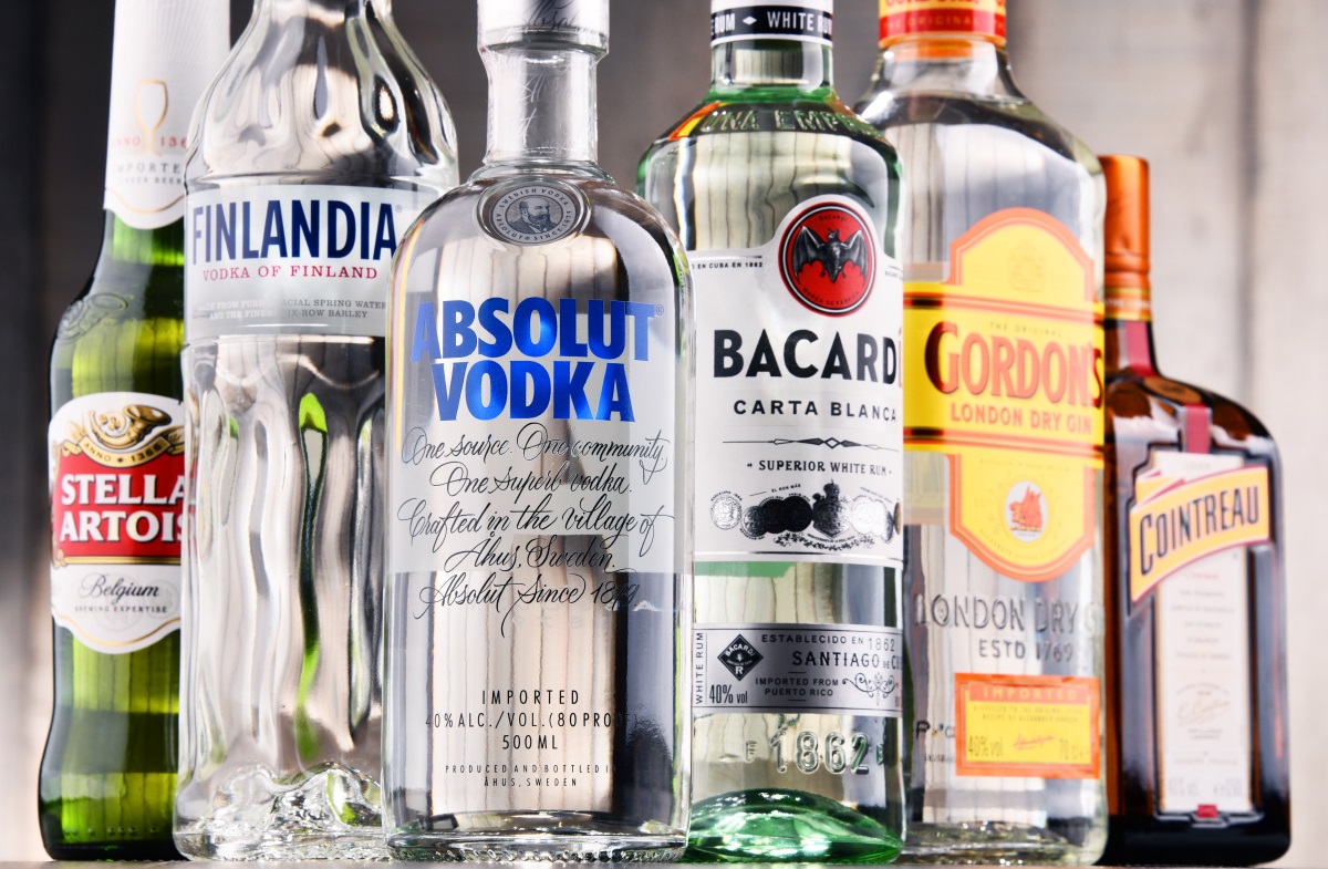 Владелец «Пятерочки» и «Перекрестка» стал крупнейшим импортером алкоголя