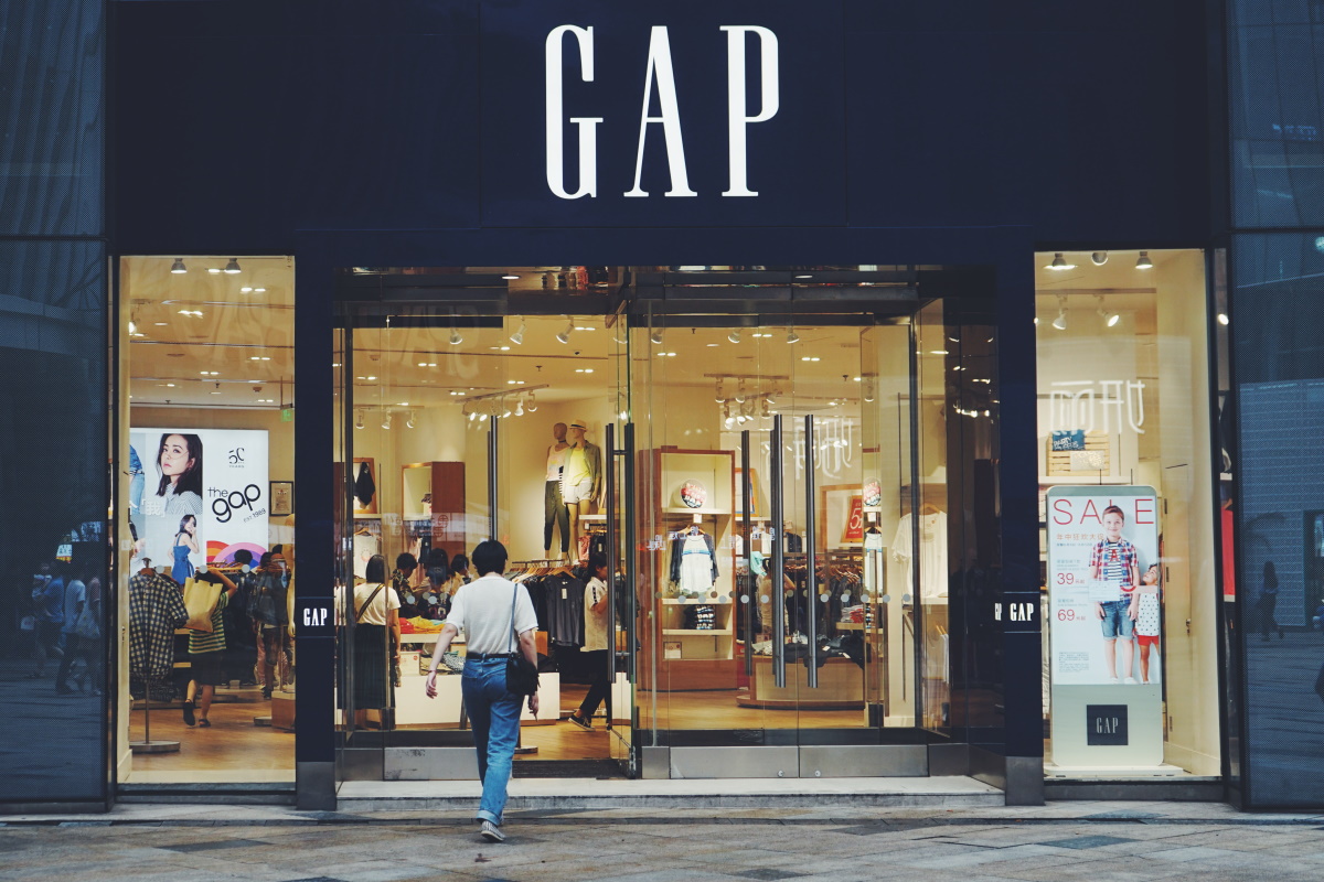Gap попался на поставках одежды в Россию