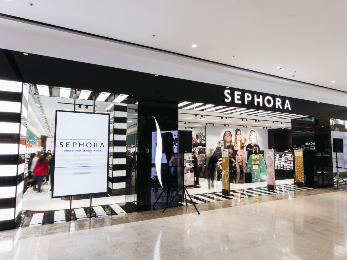 Sephora откроет 100 магазинов в 2020 году