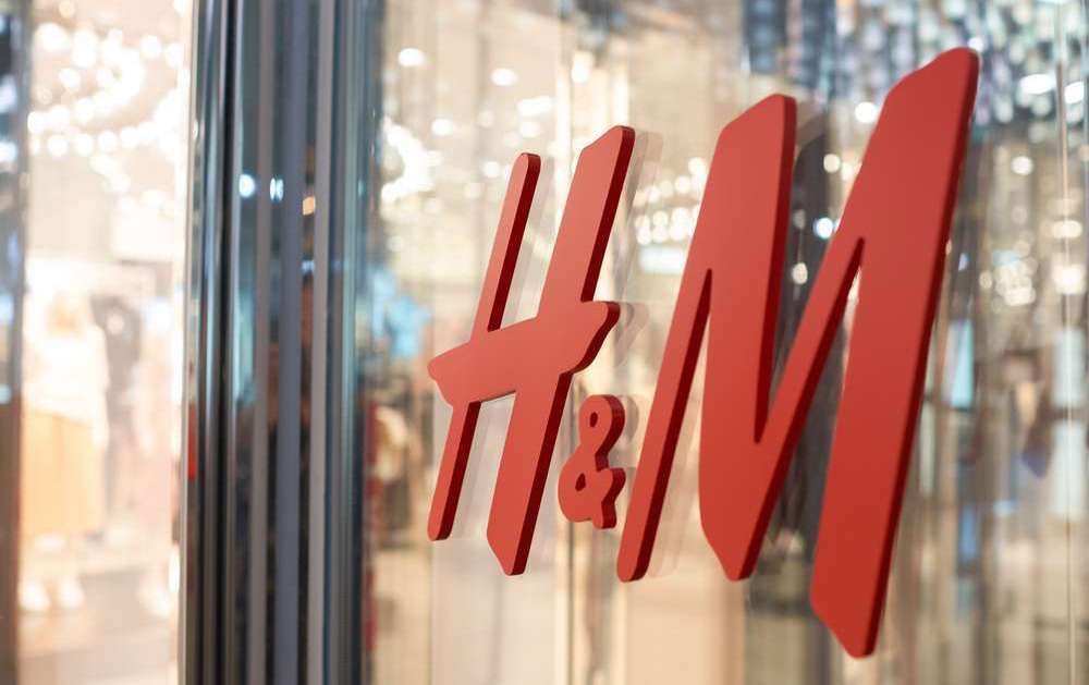 H&M сообщает о падении продаж более чем на 20%