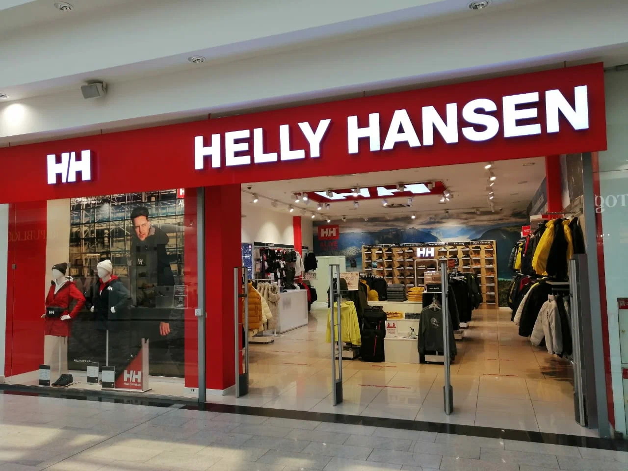 Магазины helly hansen в баку. Helly hansen магазин. Хансен магазин. Хелли хансен магазин. Хелли хансен магазин.