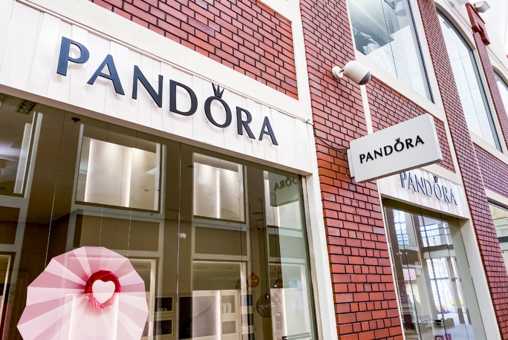 Ювелирная сеть Pandora сменит название на Pan Club