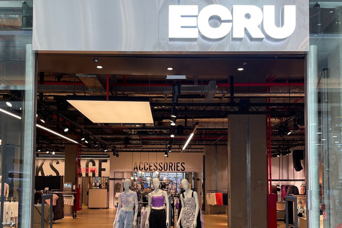 Bershka по-русски: в Москве открылись первые магазины Ecru
