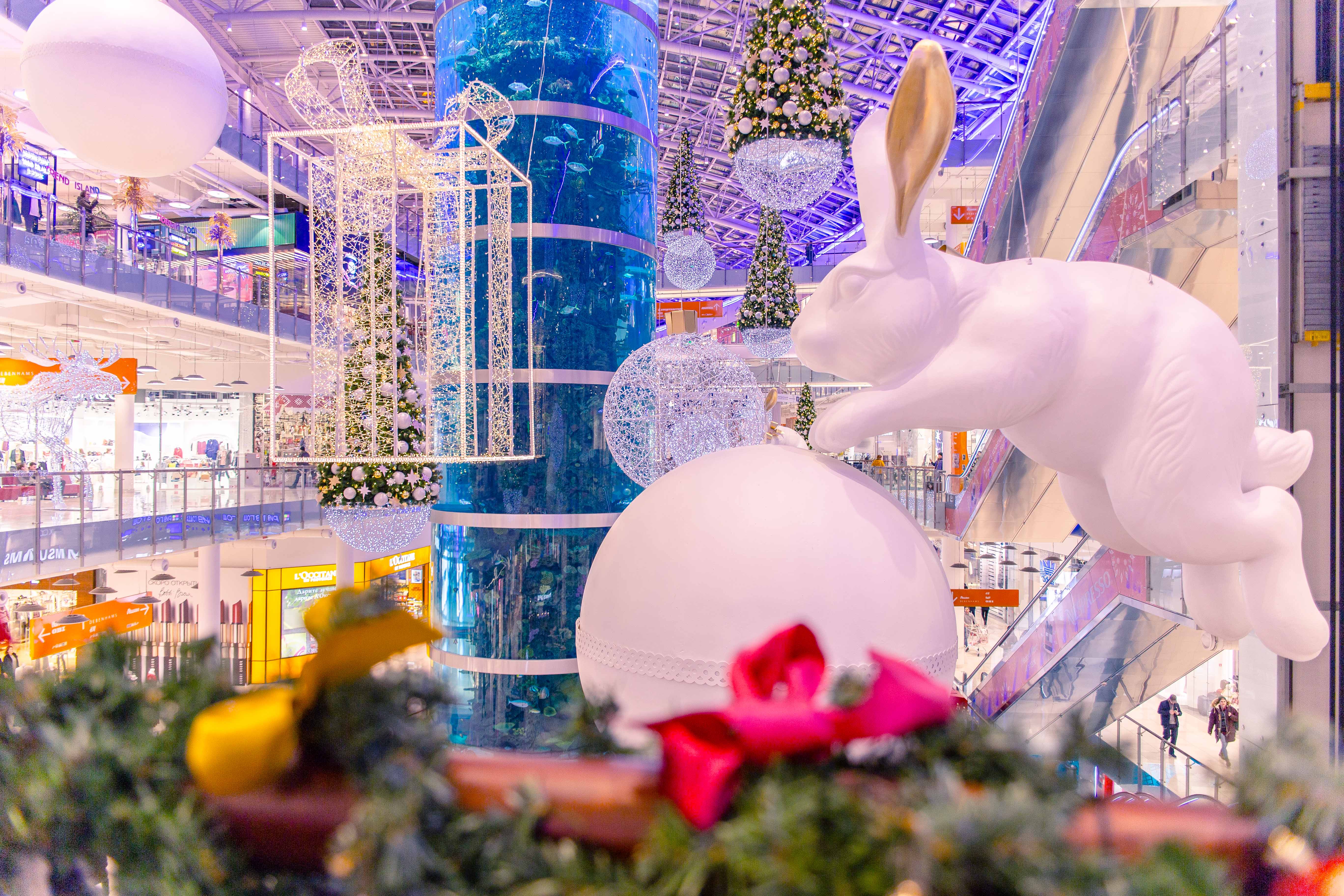 авиапарк украшение к новому году. юлия мосолова авиапарк. авиапарк тц новый год. авиапарк москва торговый центр 2020. тц в москве авиапарк новый год.