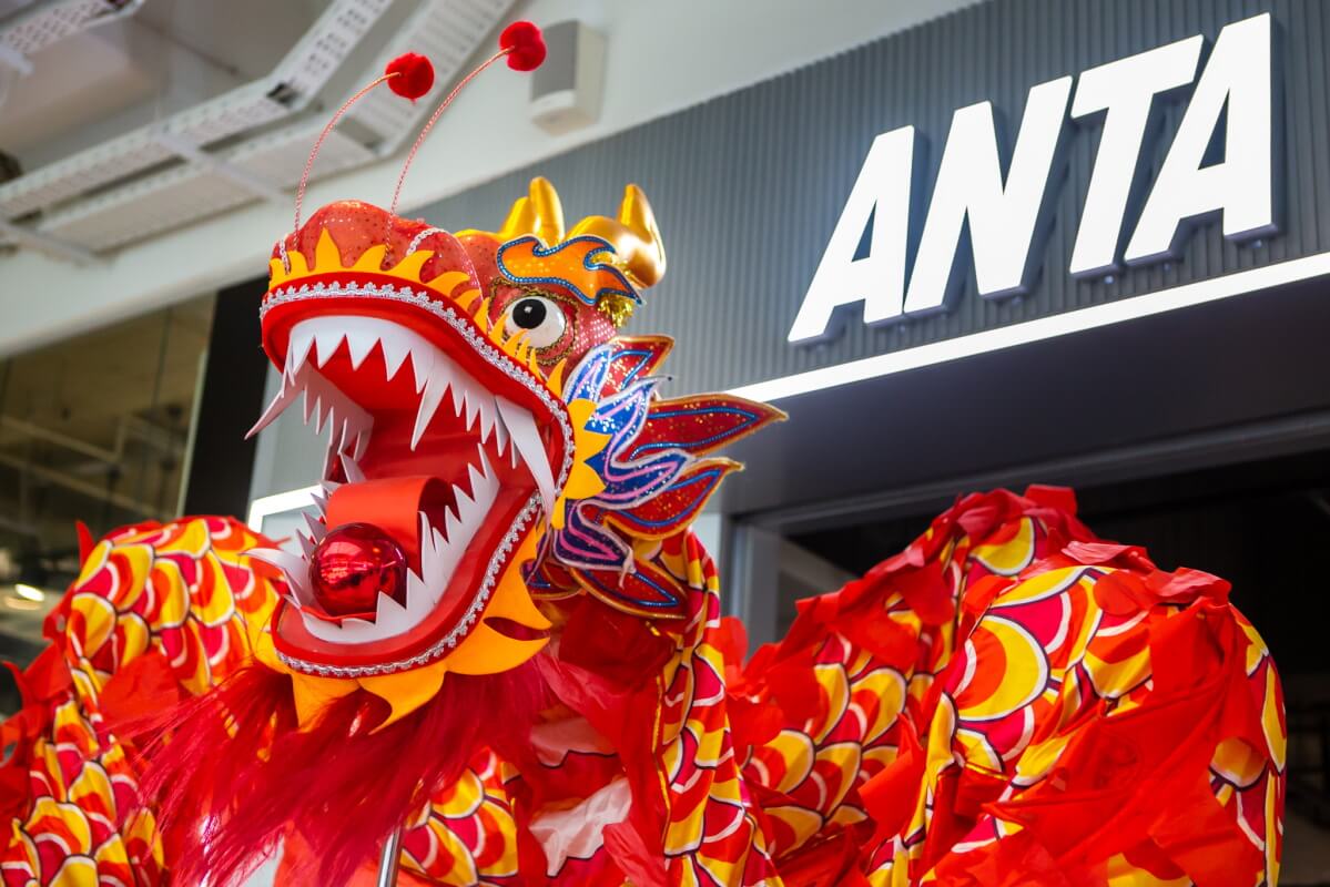 Китайский бренд ANTA открыл свой крупнейший магазин в России