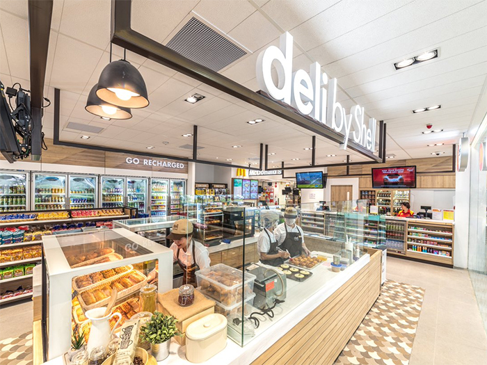 Магазин при заправке Shell.jpg