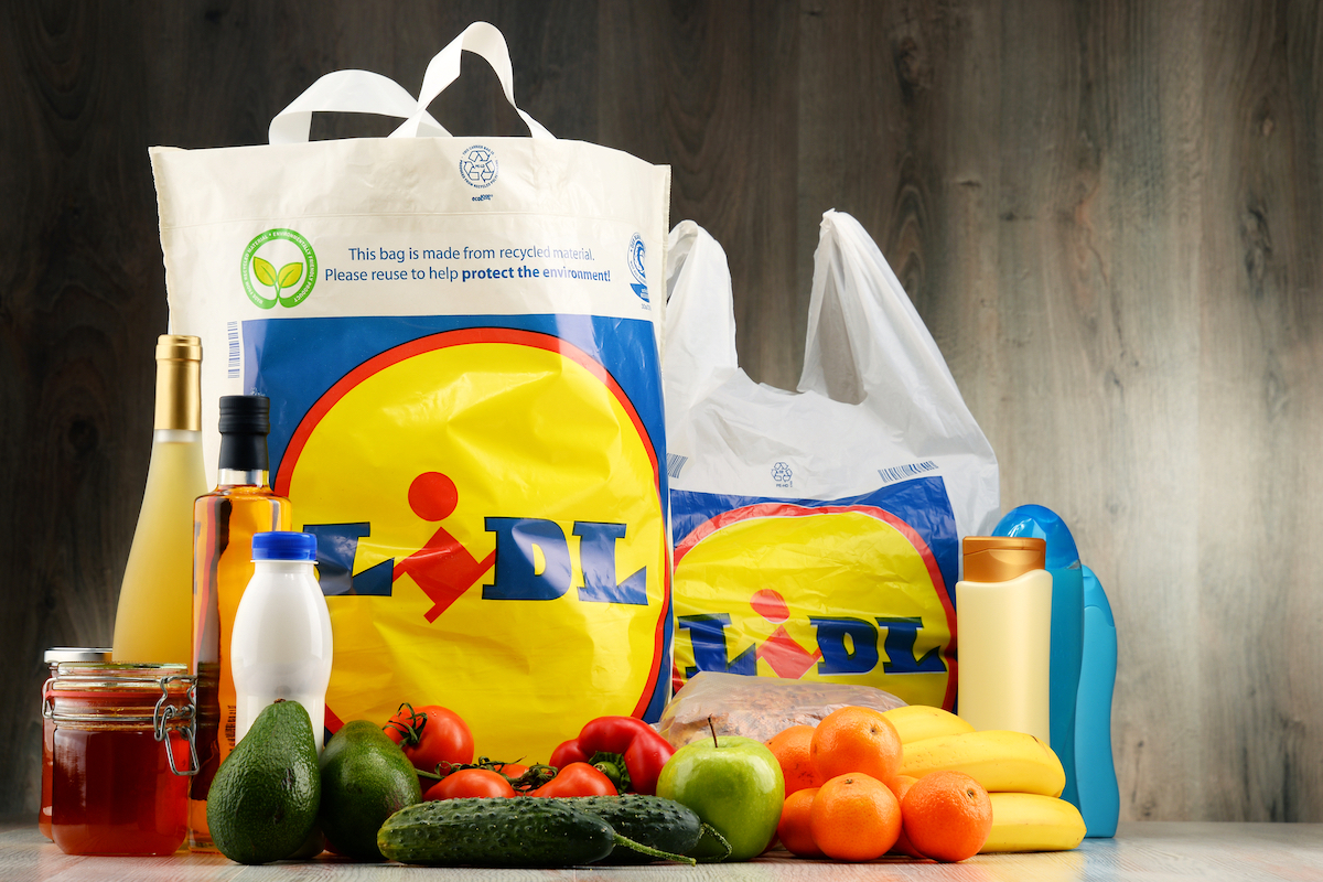 Lidl - пластиковый пакет - продукты - depositphotos.com