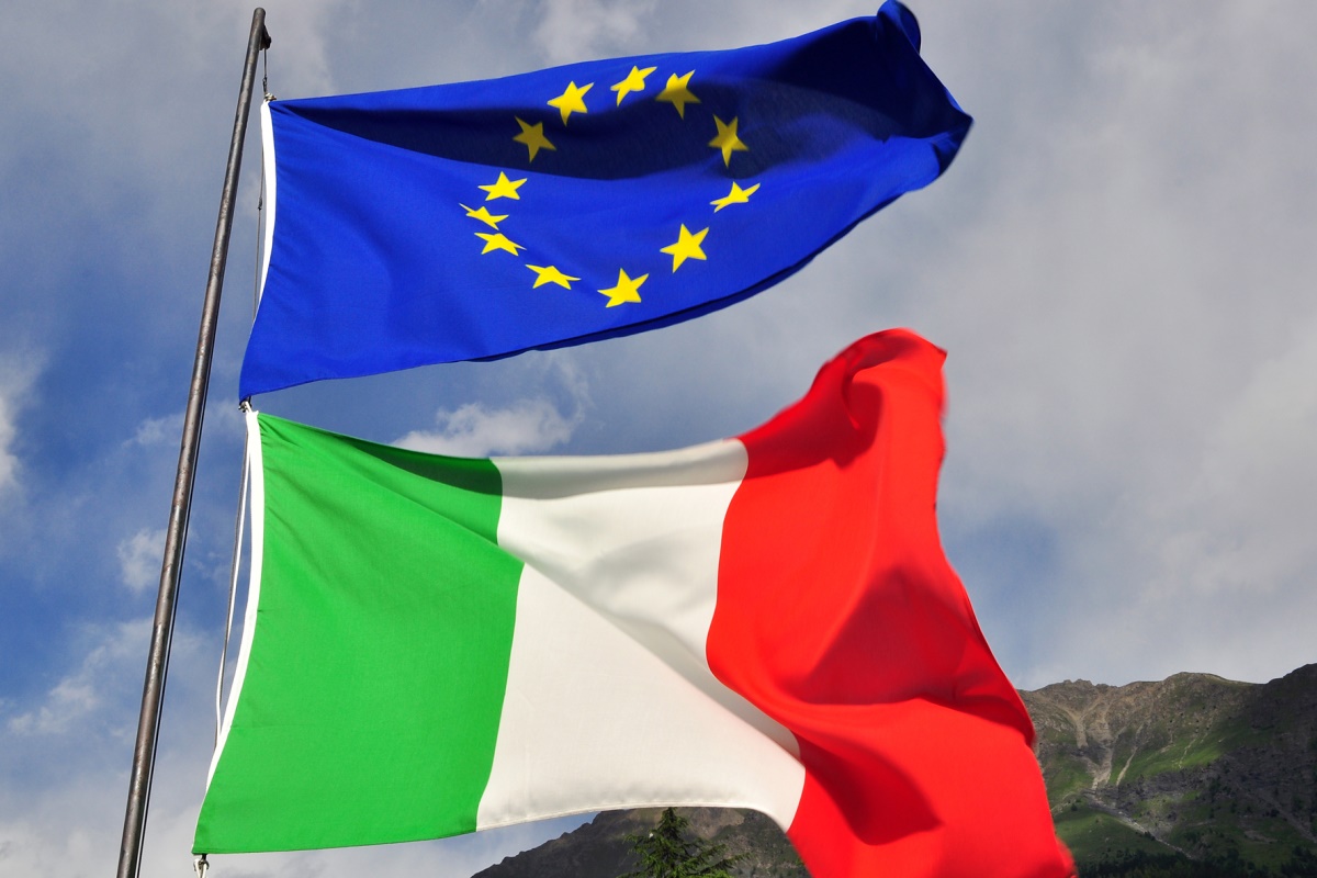 Флаг Италии и ЕС - Depositphotos