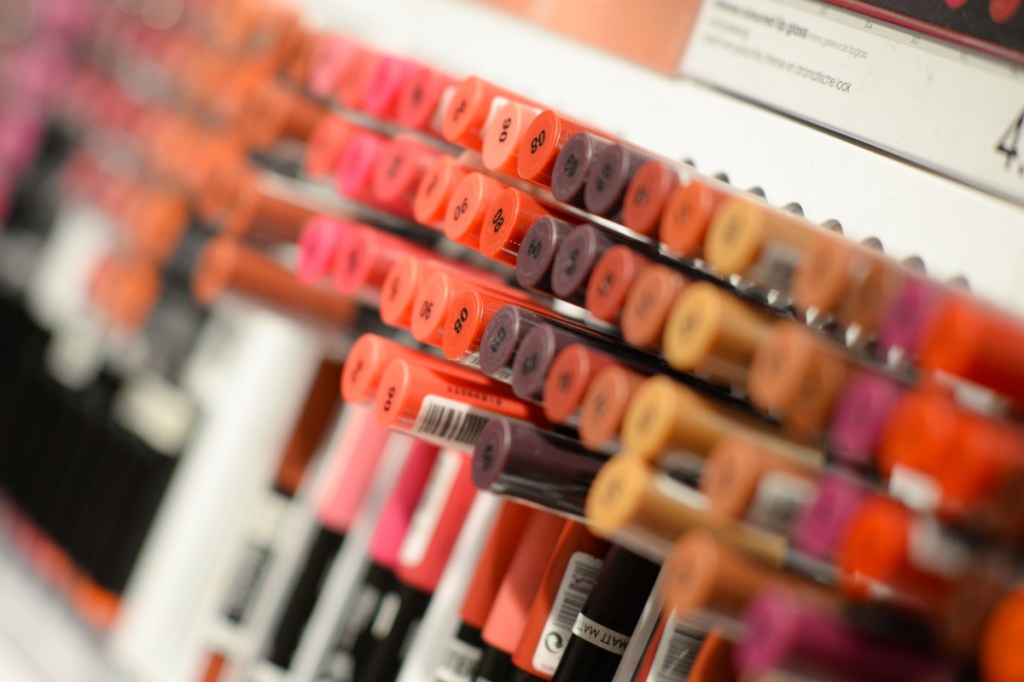 Косметика в магазине.jpg