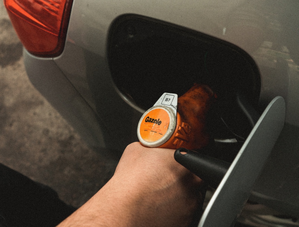 Заправка топливом авто.jpg