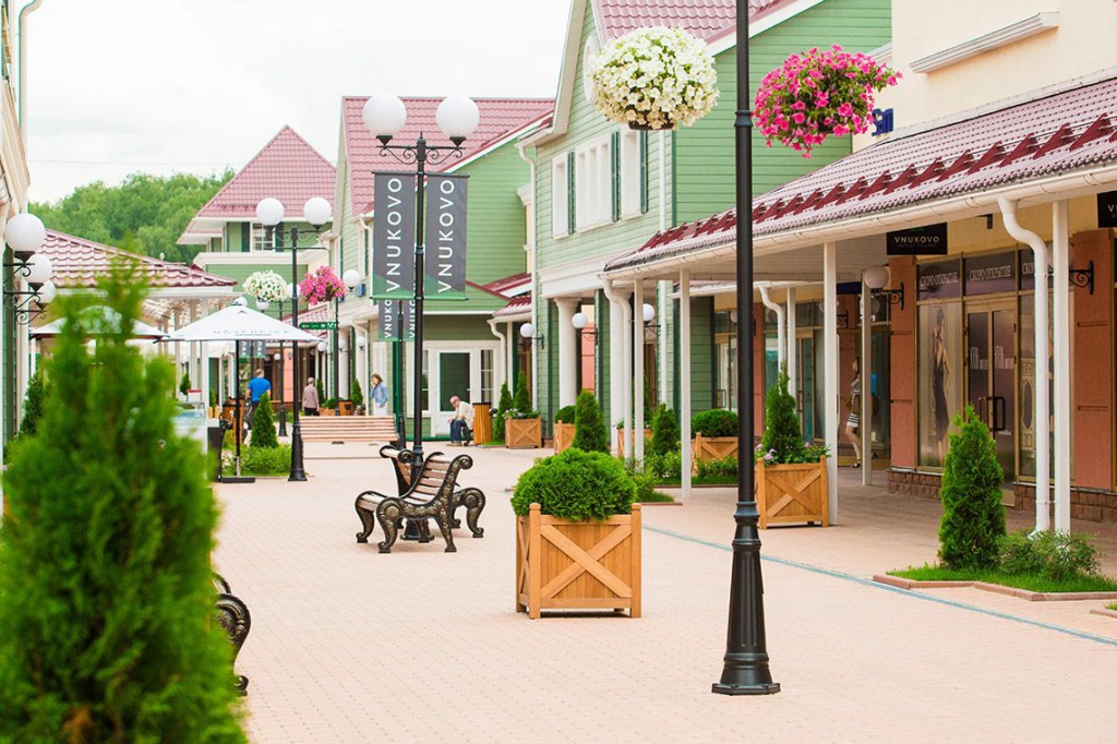 Vnukovo Outlet Village.jpg
