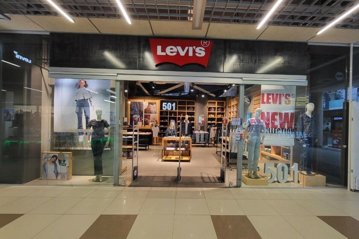 Levi’s.2