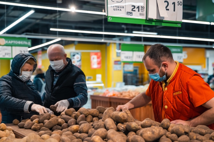 Покупатели в магните.jpg