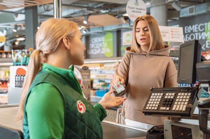 На кассе магазина - X5 Retail.jpg