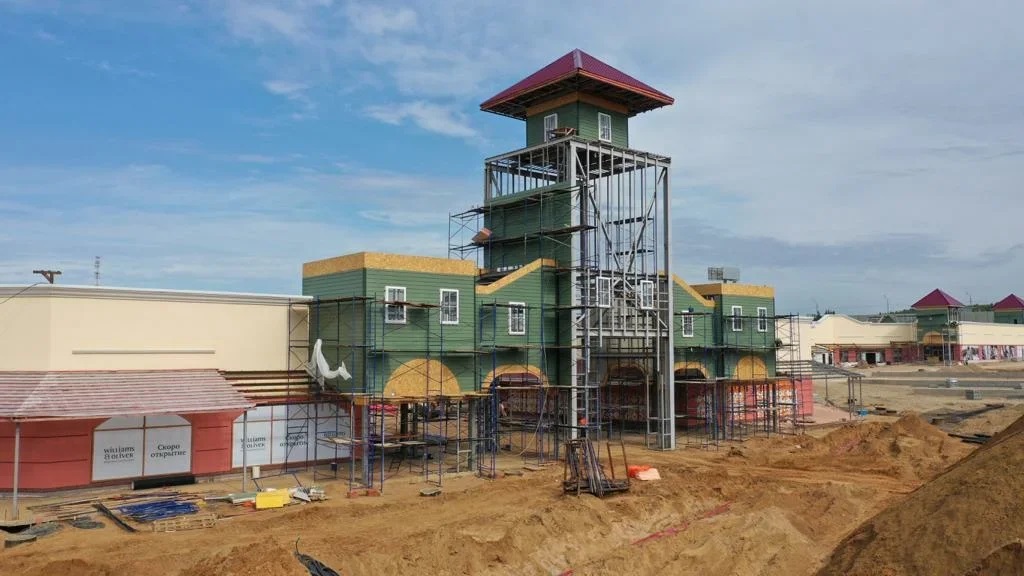 Аутлет Вилладж Новая Рига.jpg