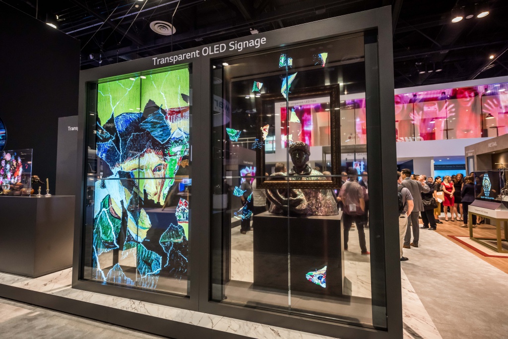 прозрачные OLED-дисплеи для ритейла RG1_7867.jpg