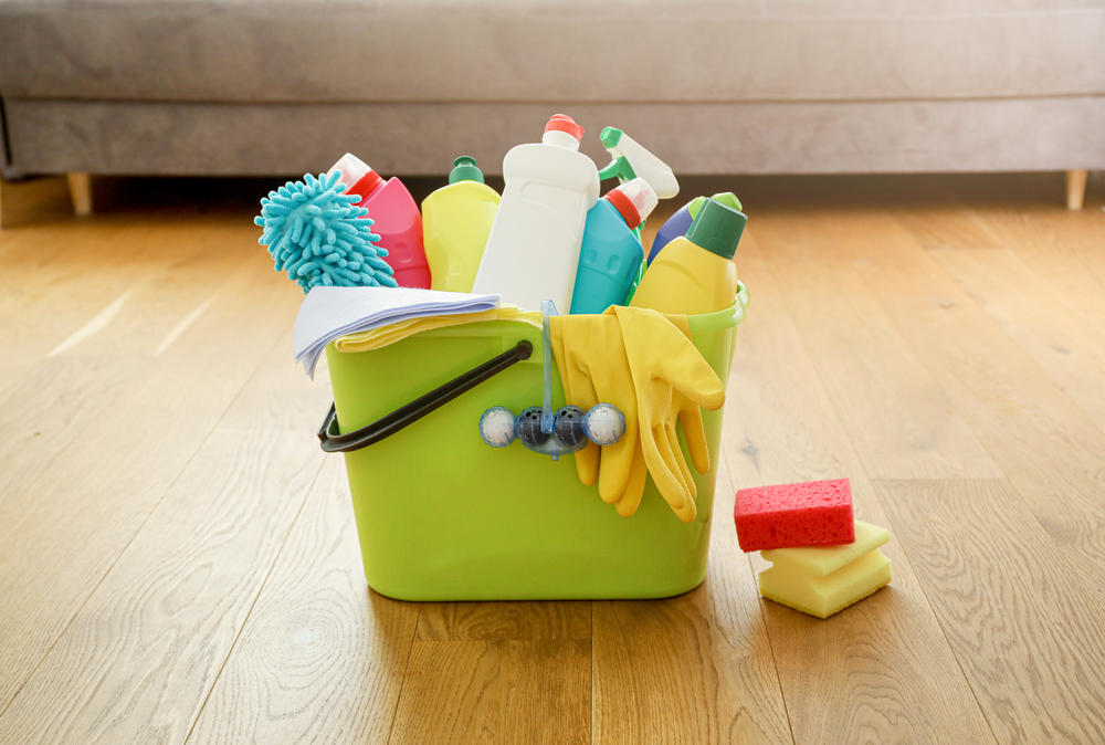 Чистящие средства Depositphotos_379253102