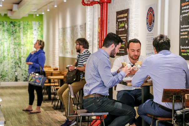 Теремок в Нью-Йорке.jpg