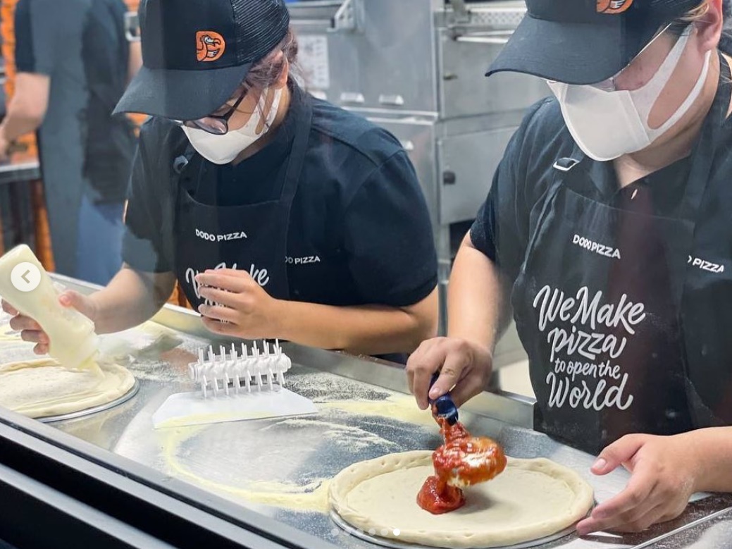 Додо пицца Вьетнам - Федор Овчинников в Instagram