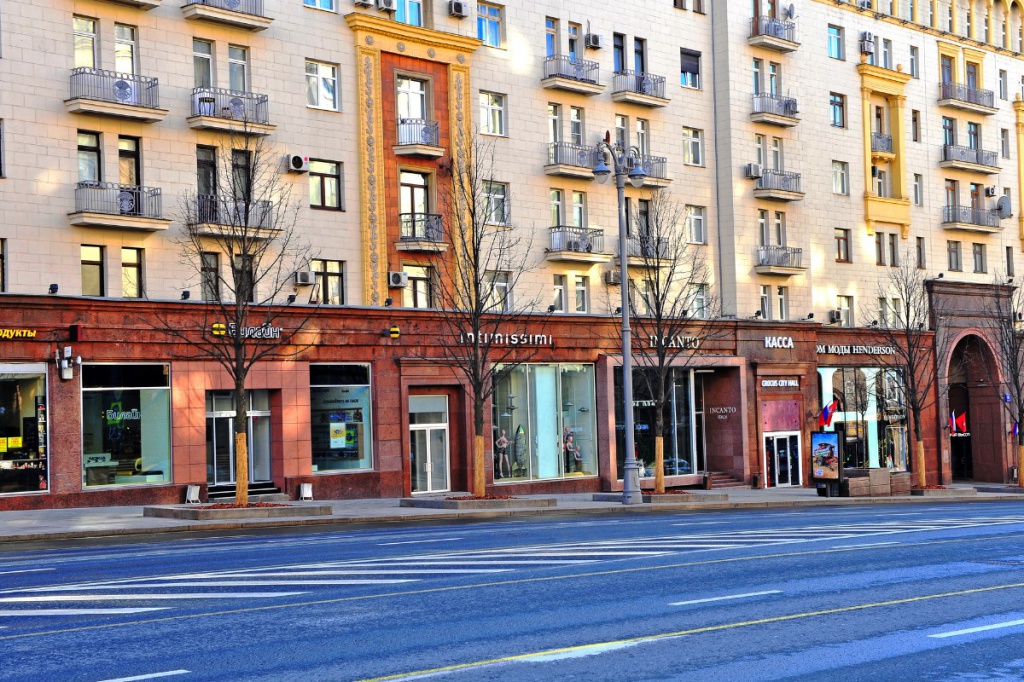 Тверская улица без покупателей - Photogenica