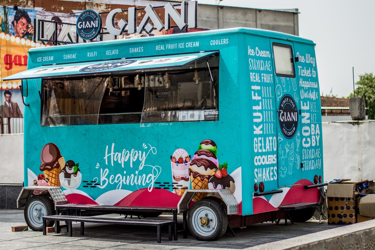 Продажа мороженого на улице - Pexels Продажа мороженого на улице - Pexels