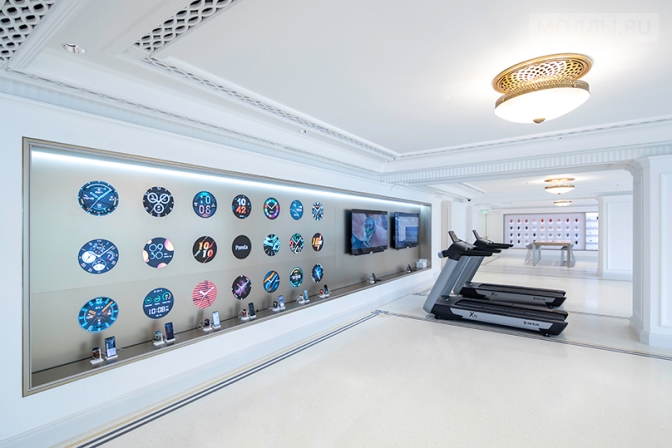 Самый большой флагманский магазин Huawei заработал в Шанхае