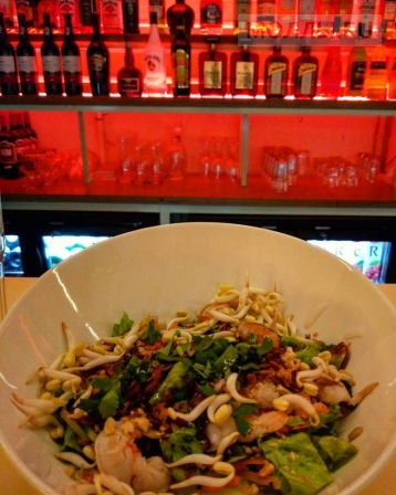 В центре Москвы открылось вьетнамское кафе Nha