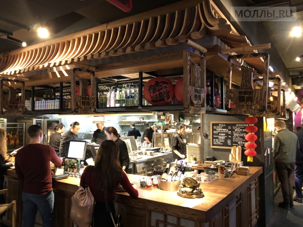 В Москве рядом с Кремлем открылся гастромаркет «Вокруг света»