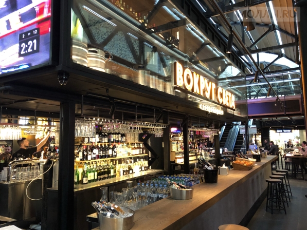 В Москве рядом с Кремлем открылся гастромаркет «Вокруг света»