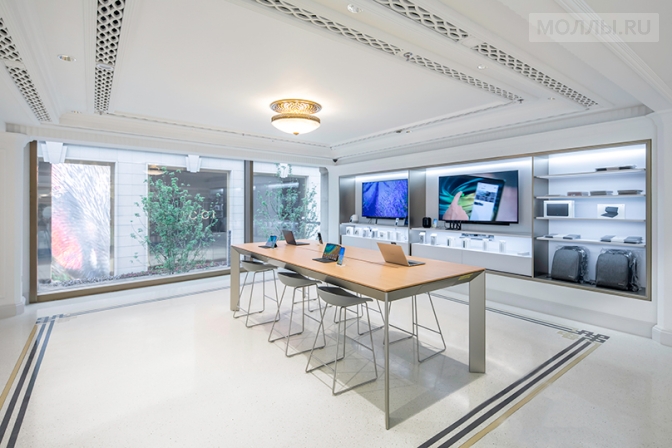 Самый большой флагманский магазин Huawei заработал в Шанхае