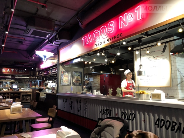 В Москве рядом с Кремлем открылся гастромаркет «Вокруг света»