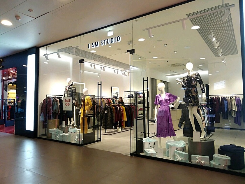 H&m 2020. Платье h m 2017. Магазин i am studio. A l m studio одежда. H&m studio 2018.