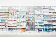 Из аптечных сетей за год исчезло почти две тысячи лекарств