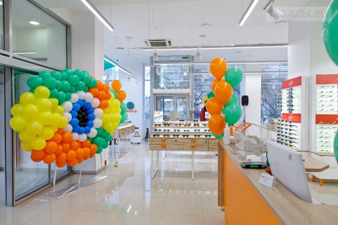 Сеть оптик «Счастливый взгляд» открывает флагманские салоны в Москве и Санкт-Петербурге