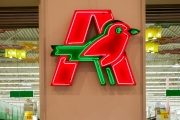 «Ашан» закрывает еще два гипермаркета в России