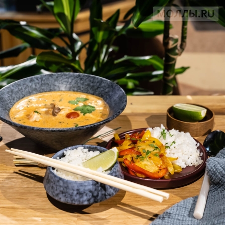 На фуд-холле EAT Market открылись новые корнеры