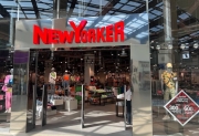 New Yorker открыл свой крупнейший магазин в России